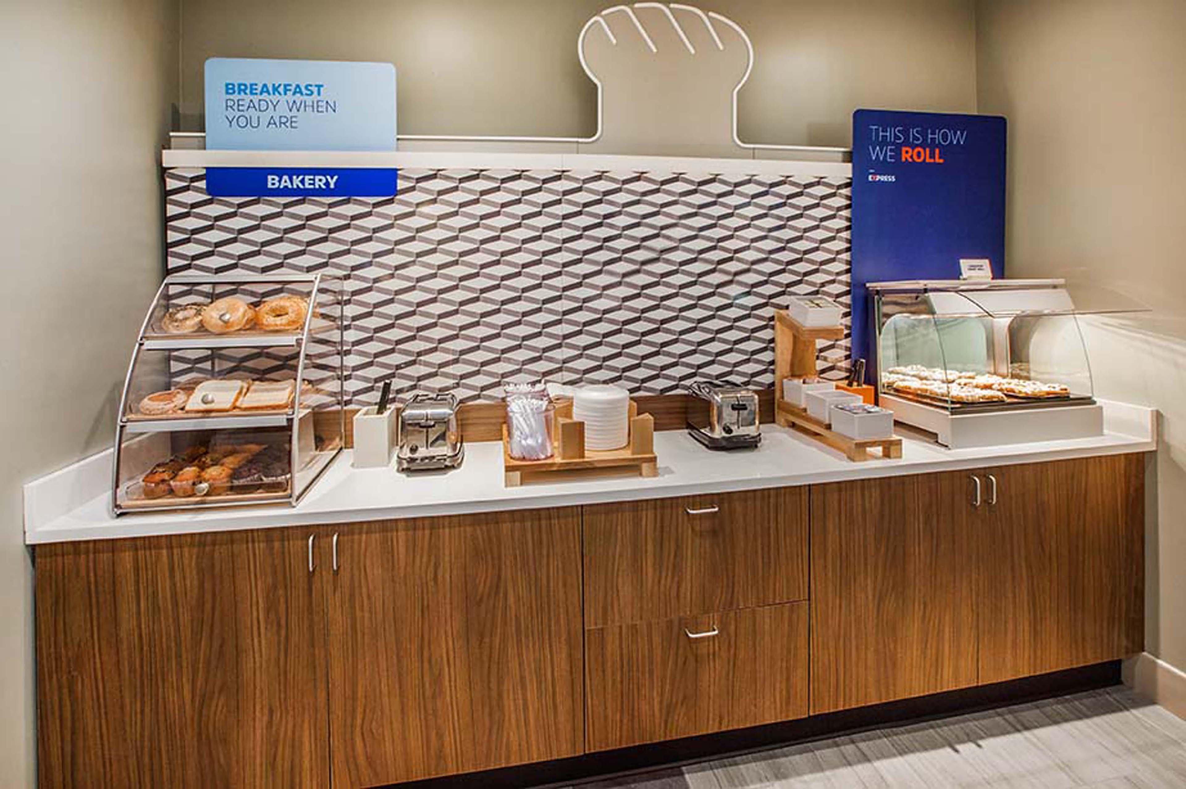 Holiday Inn Express Hotel & Suites Gainesville By Ihg Bagian luar foto