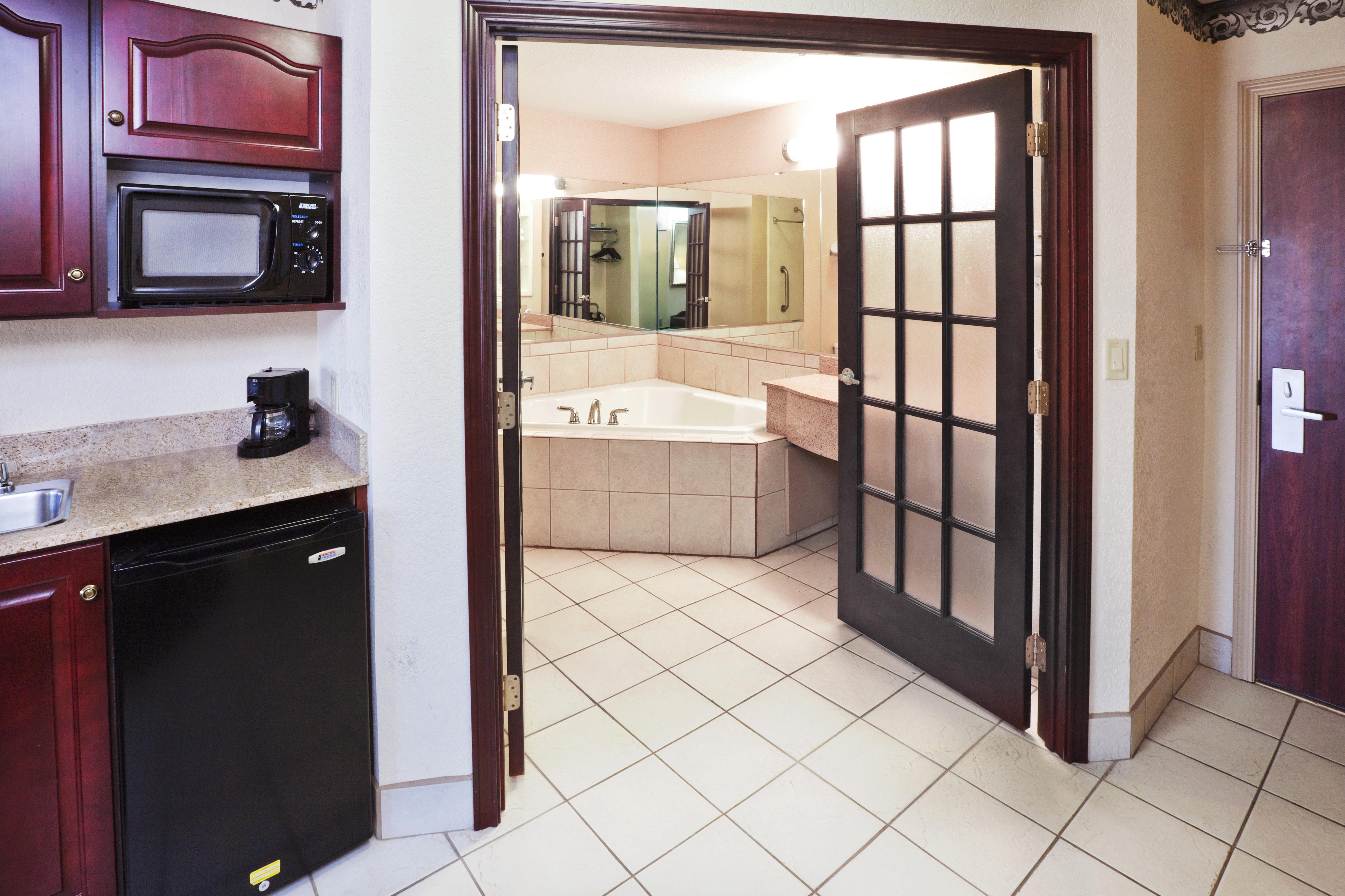 Holiday Inn Express Hotel & Suites Gainesville By Ihg Bagian luar foto