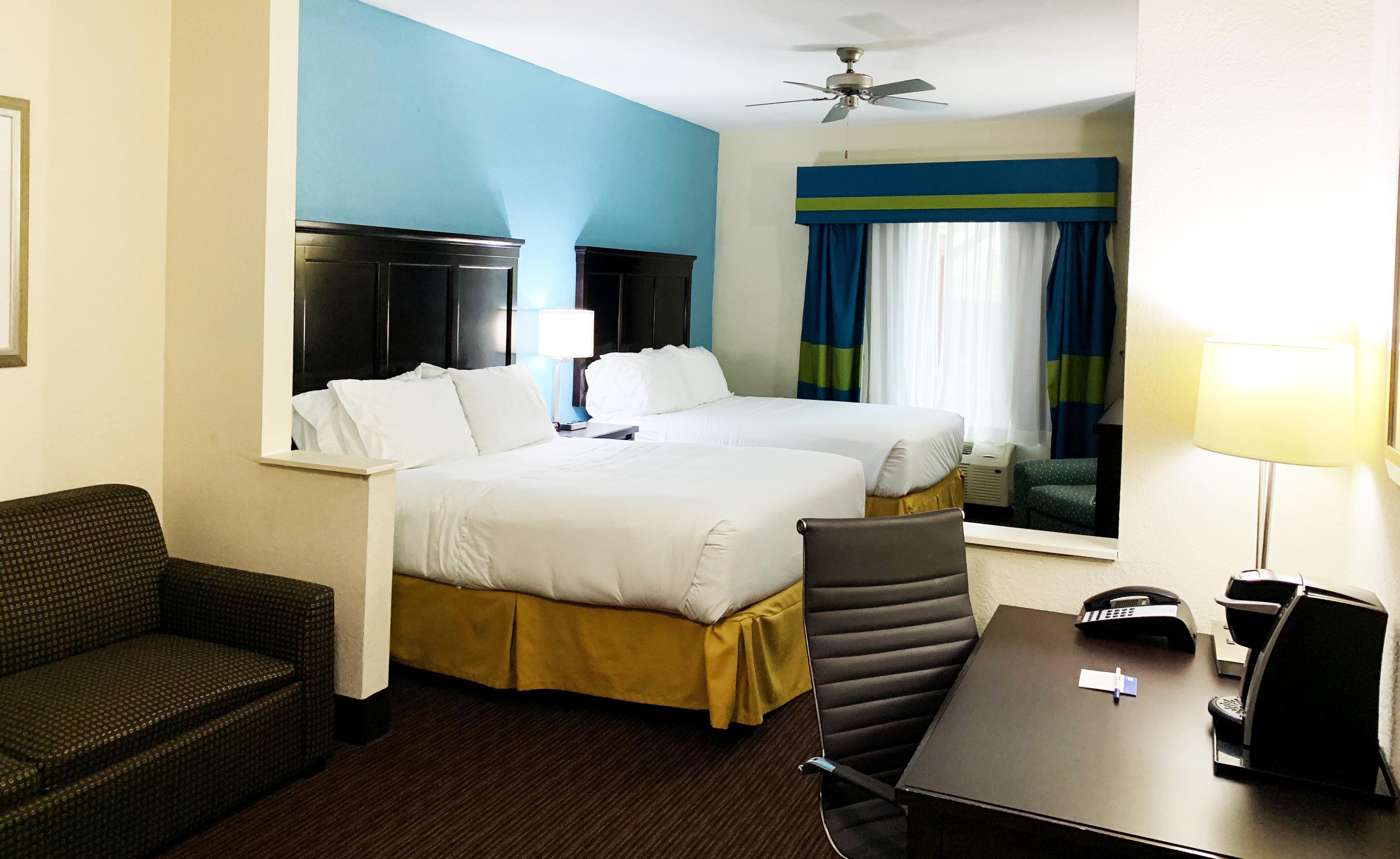 Holiday Inn Express Hotel & Suites Gainesville By Ihg Bagian luar foto