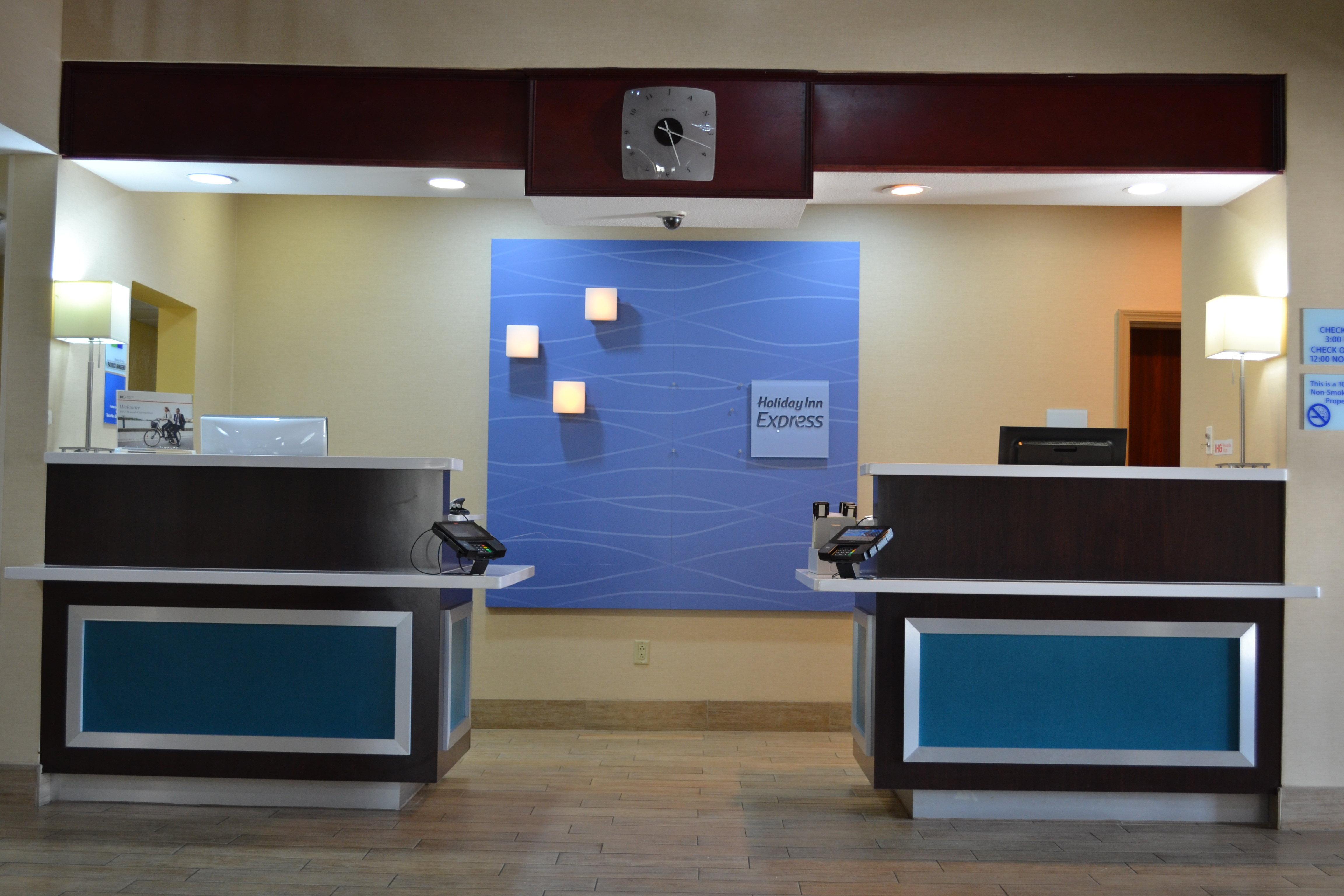 Holiday Inn Express Hotel & Suites Gainesville By Ihg Bagian luar foto