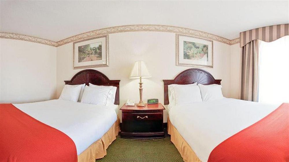 Holiday Inn Express Hotel & Suites Gainesville By Ihg Bagian luar foto