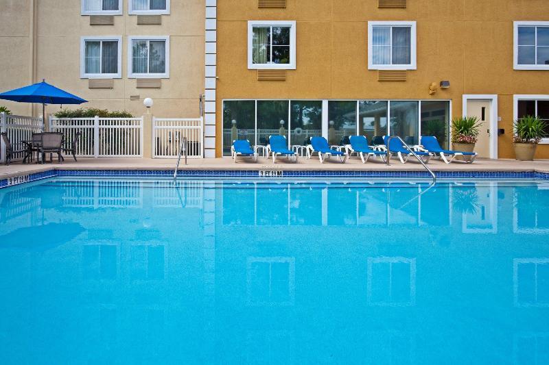 Holiday Inn Express Hotel & Suites Gainesville By Ihg Bagian luar foto